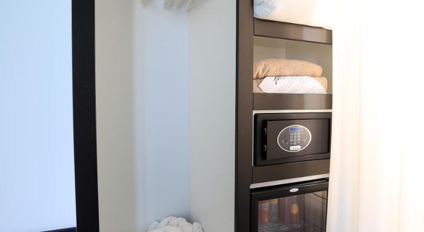 Фото: Двухместный номер «Престиж» с 1 кроватью и видом на море. (Prestige Double Room with Sea View) 13