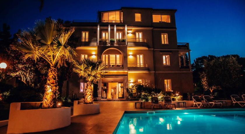 Hotel Benaco photo