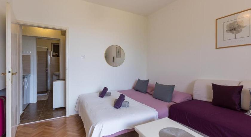 Apartment Purple Rain photo
