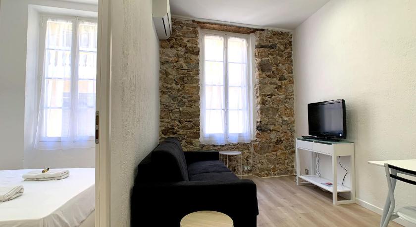 Renovated apartment AC - wifi - 2-4pers - Center Antibes rue James Close