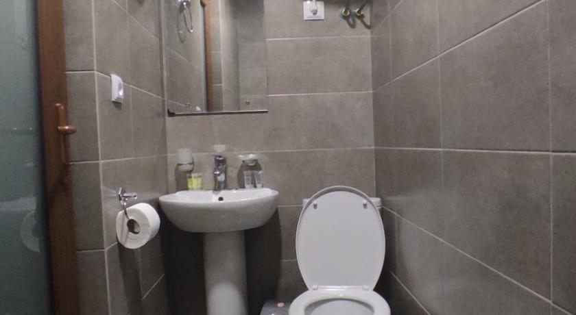 Guesthouse Mabu - 4 Newly Built Rooms in the Heart of Mestia photo