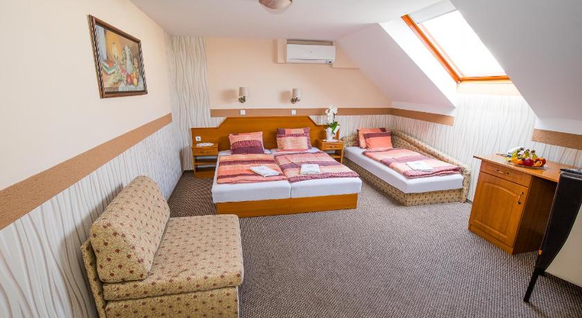 Image of Superior Triple Room 3