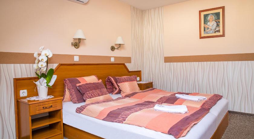 Image of Superior Queen Room 3