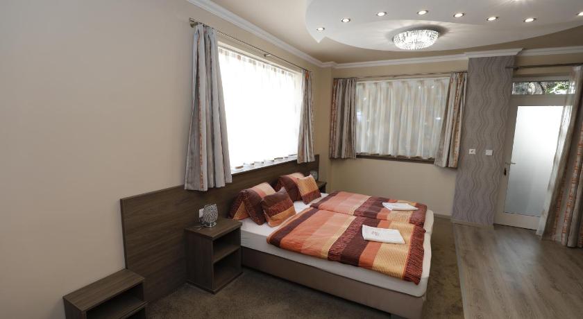 Image of Deluxe Quadruple Room 3