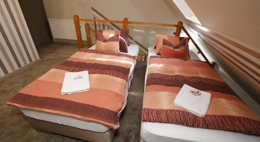 Image of Deluxe Quadruple Room 7