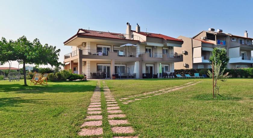 Villa Iris by TravelPro Services- Agios Mamas Beach — Hotel in Chalkidiki