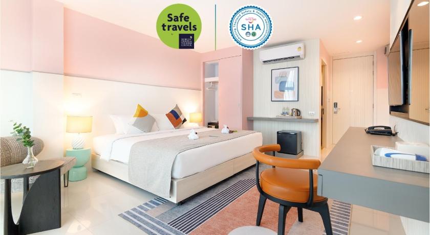 Image of Superior Balcony 8