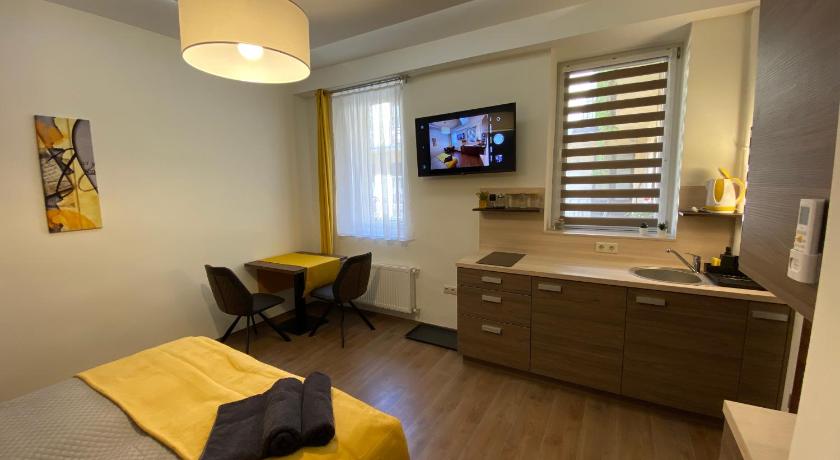 Frank & Fang Apartments MK1 photo
