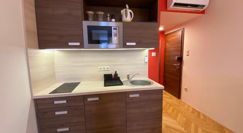 Frank & Fang Apartments MK1 photo