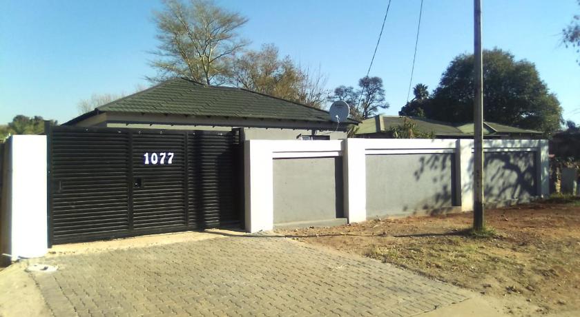 The Hide On Claremont photo