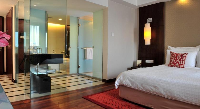 Image of Premier Deluxe King Room 3