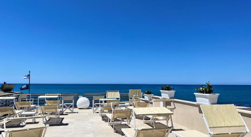Hotel Cecina Beach