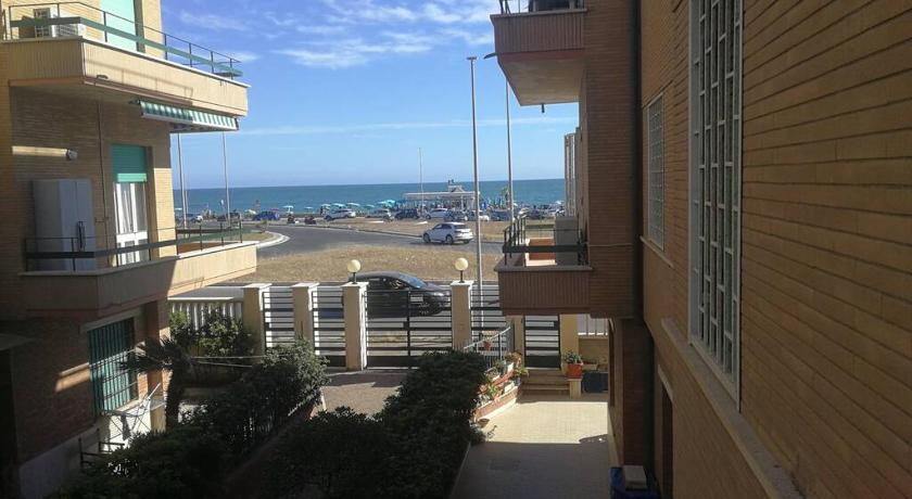 Mare di Roma photo