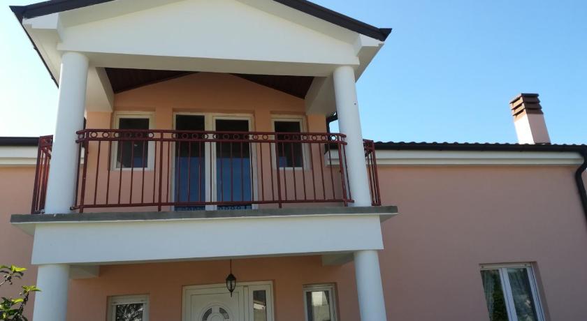Oaza — Hotel in Cavle