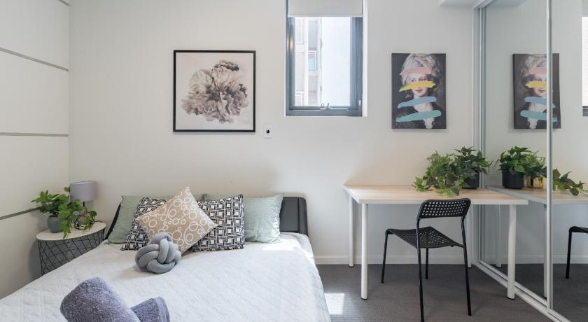 2BR Apt in Hurstville 1Min To Train Sleep8 photo