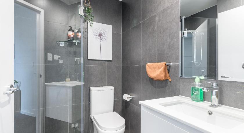 2BR Apt in Hurstville 1Min To Train Sleep8 photo