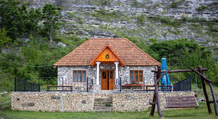 Casa Agricultorului Varzari — Hotel in Trebujeni