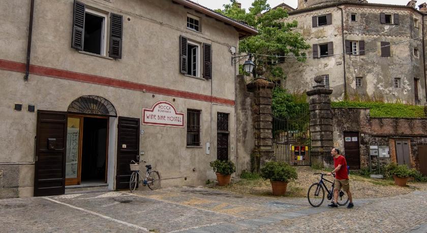 WineBikeHostel