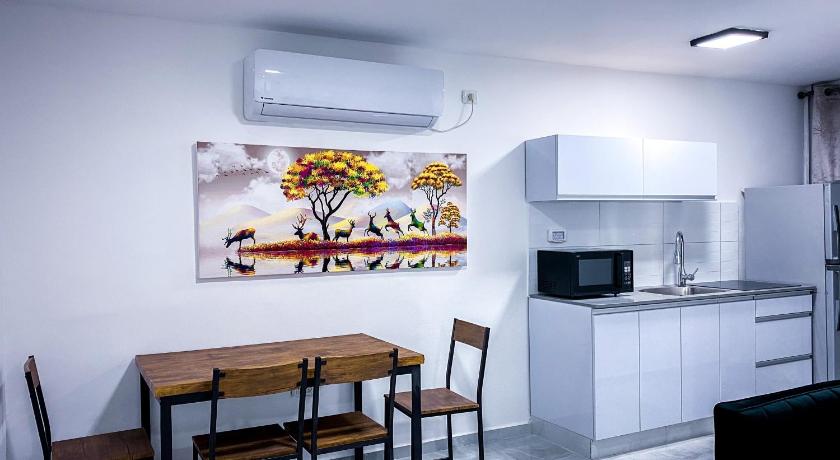 City Apartments - image 12