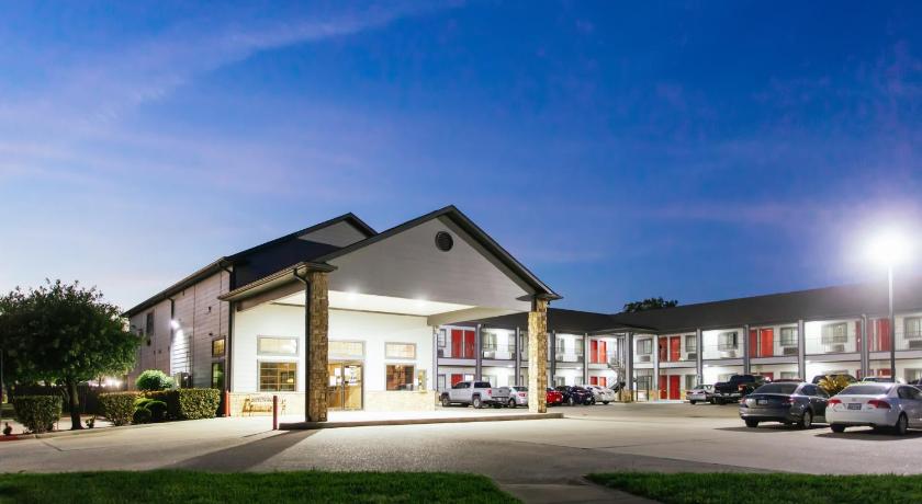 Palace Inn and Suites Baytown photo