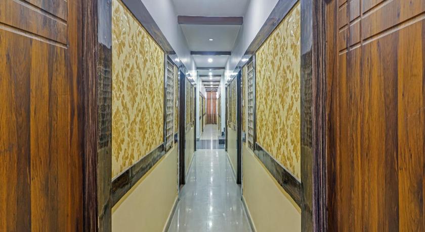 OYO HYD1589 Hotel Dhana Residency