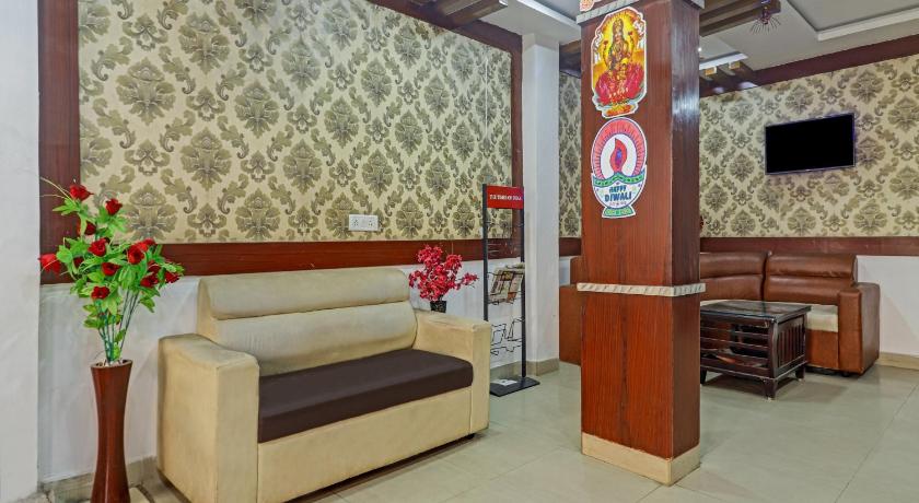 OYO HYD1589 Hotel Dhana Residency