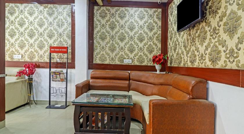 OYO HYD1589 Hotel Dhana Residency