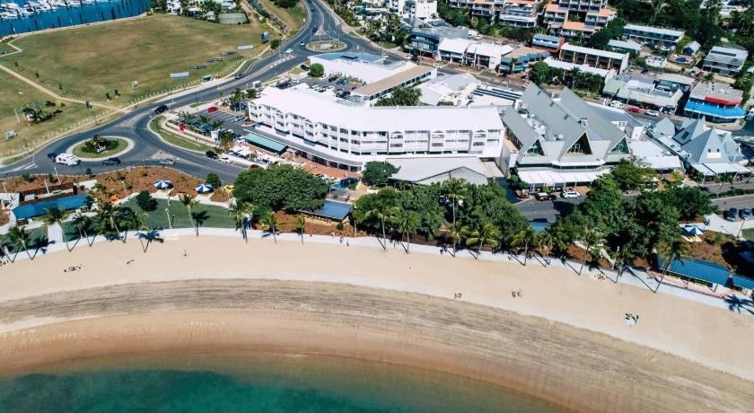 Airlie Beach Hotel