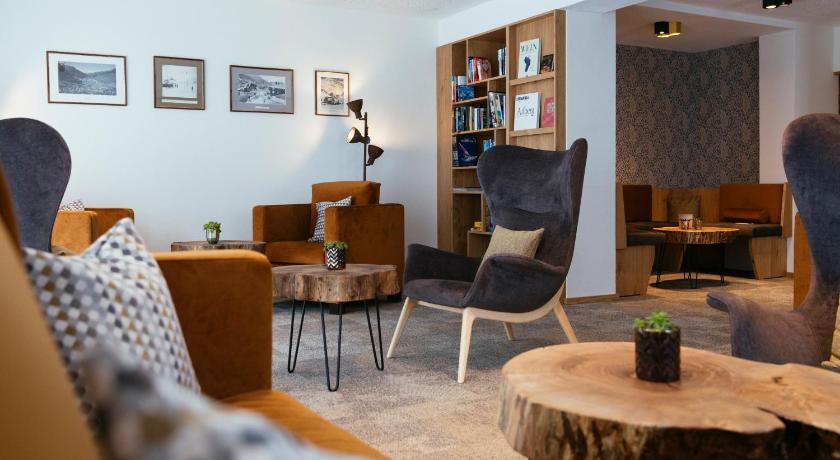 Hotel Montfort photo