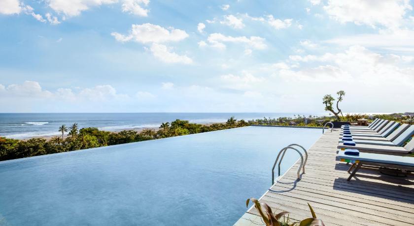 Citadines Berawa Beach Bali Infinity Pool