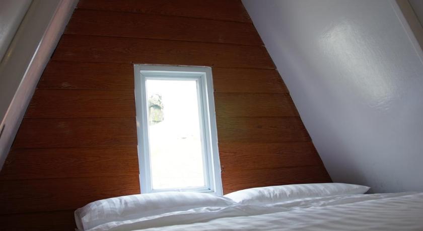Image of Family Room 9