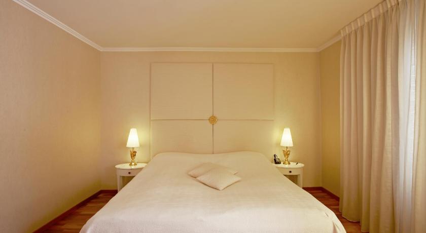 Image of Triple Room with River View 8