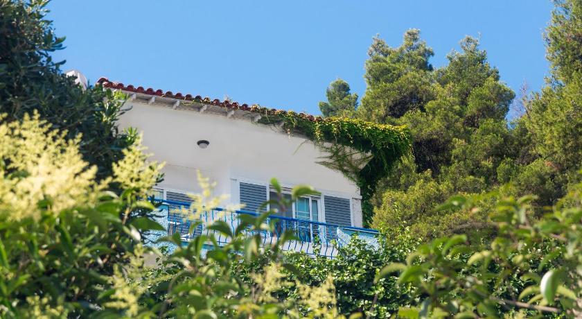 Roditsa Patritsia Apartments photo