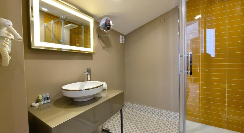 Ghan Hotel photo