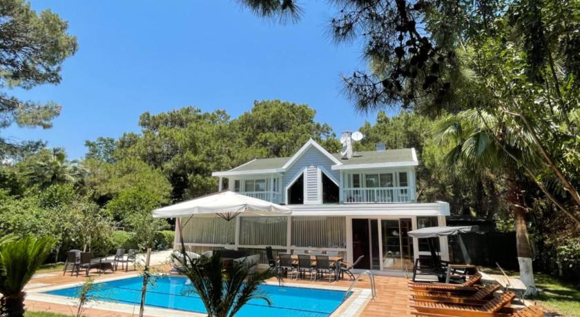 VERY SPECIAL VILLA 6 BDR GREAT for FAMILY REUNIONS photo
