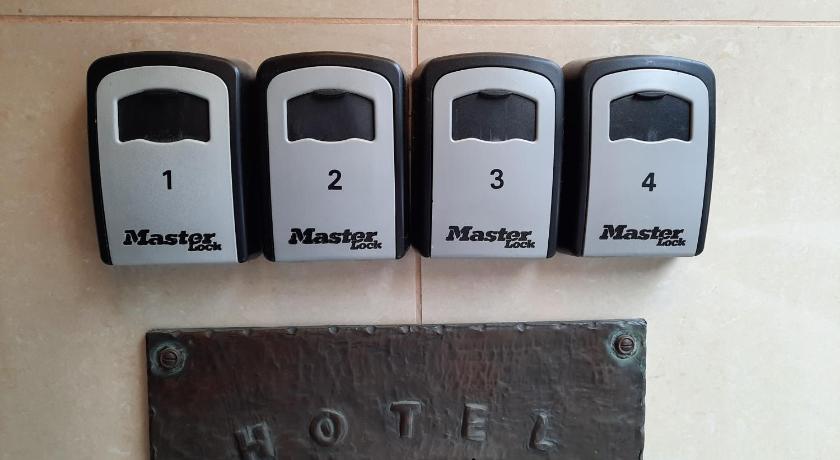 Hotel Merlin photo