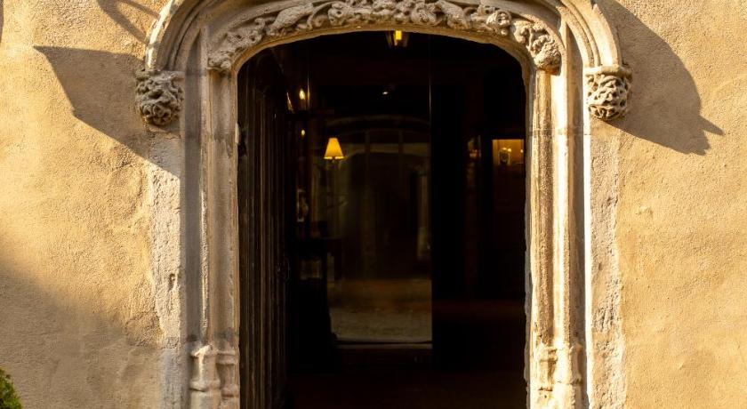 Best Western Plus Hotel Le Donjon – Coeur de La Cite Medievale