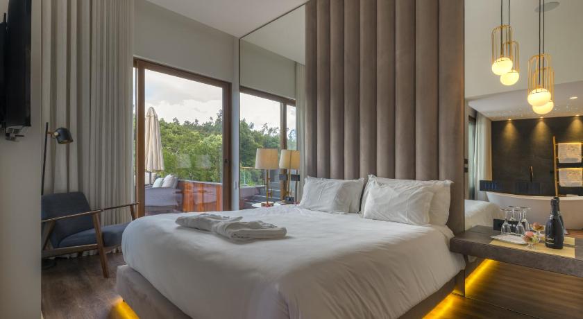 Oliveira de Azeméis Hotel Rural Vale Do Rio 4-Star Hotel suite