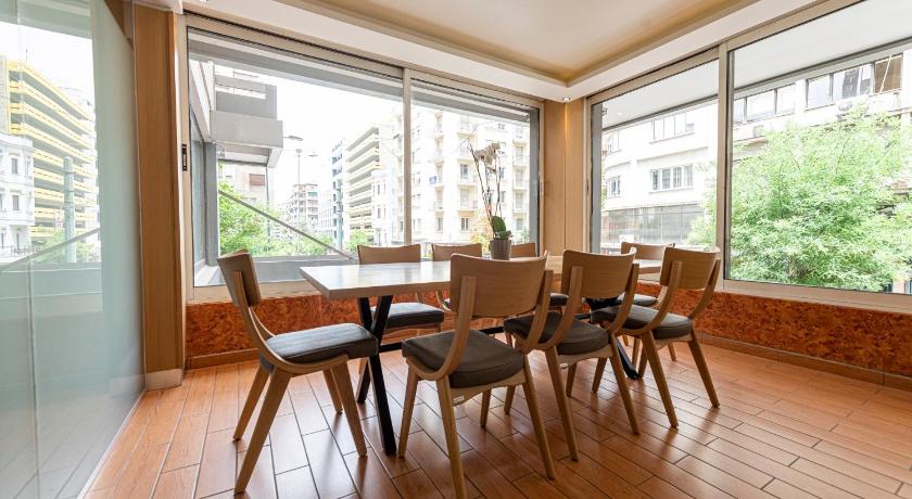 Parnon Hotel - image 2