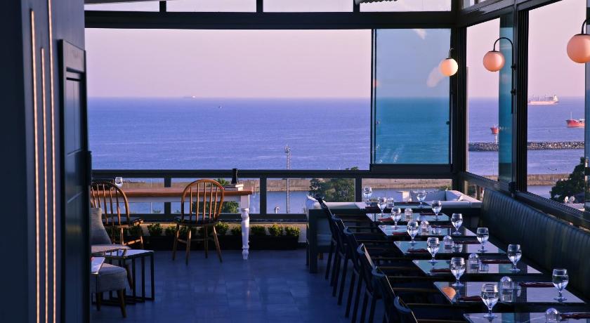 HOTEL BRONTE - image 8