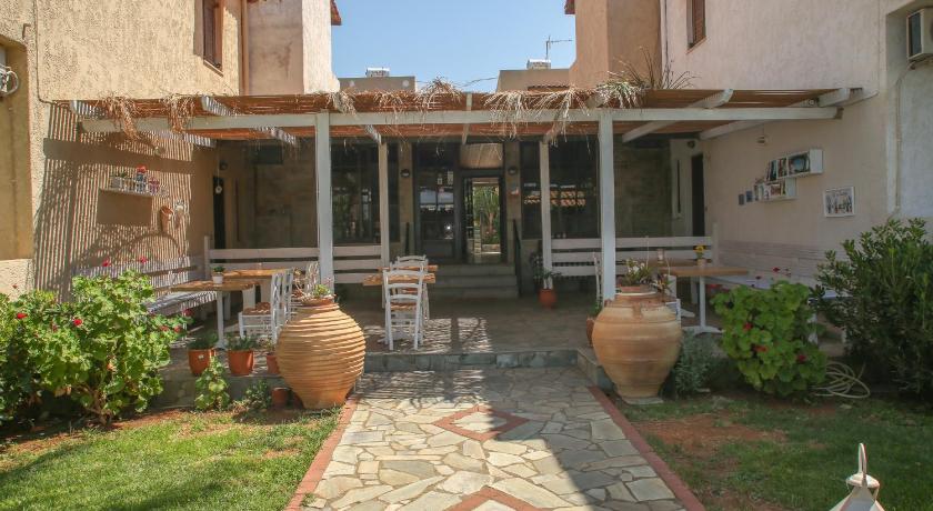 Petros Village