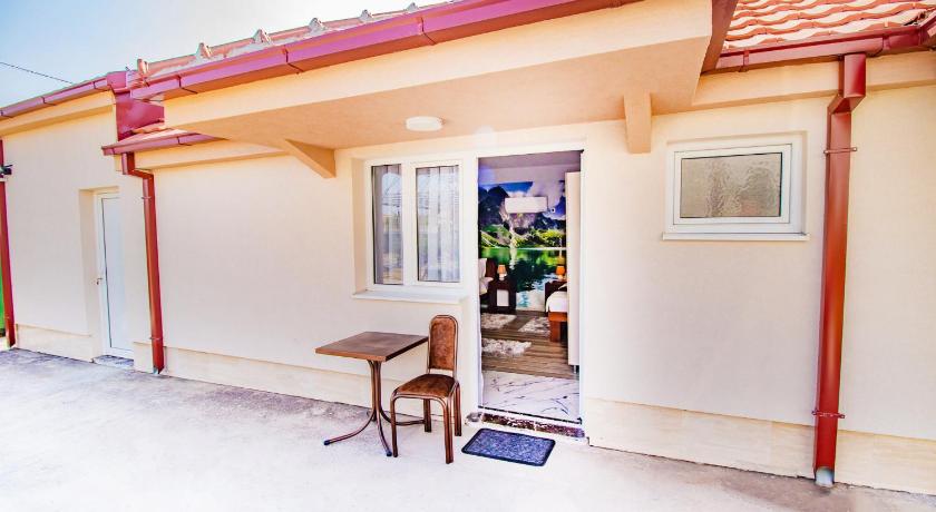 Simo apartments airport Podgorica photo