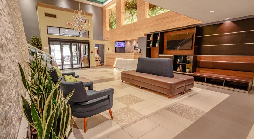 Days Inn & Suites by Wyndham Fort Myers Near JetBlue Park photo