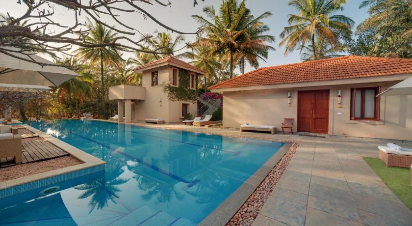 Image of Double Room with Pool View 3