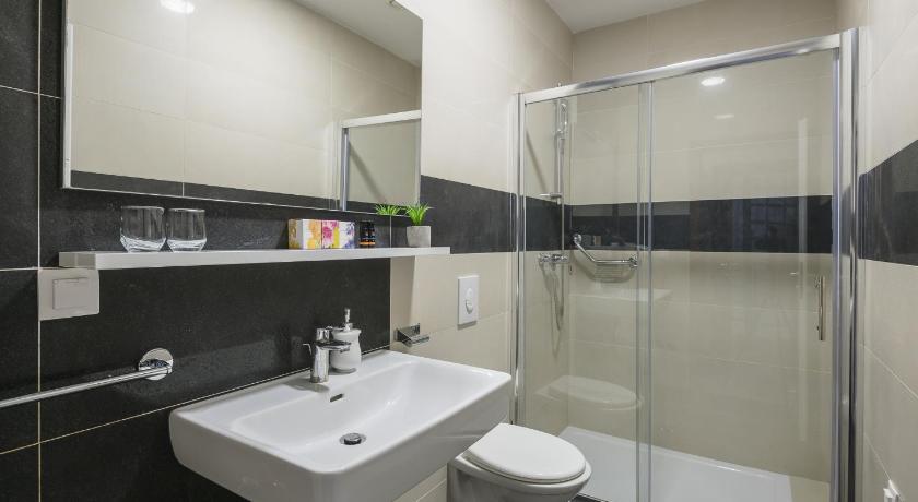 Image of Deluxe Family Suite 2