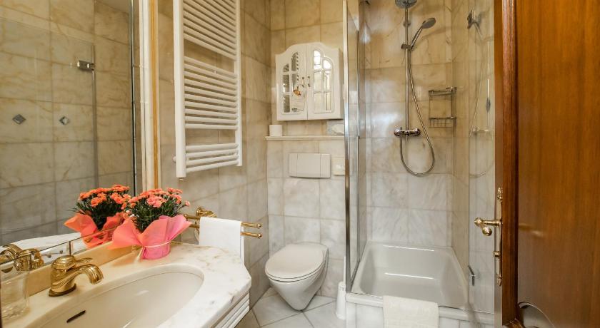 Hotel Palais Porcia photo