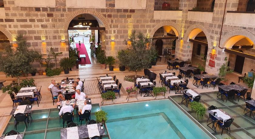 Cesme Kanuni Kervansaray Historical Hotel — Hotel in Cesme