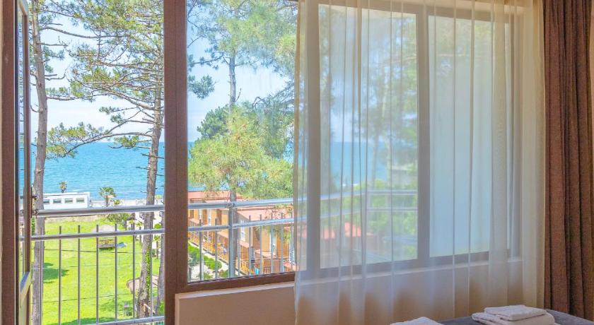 Samni Hotel — Hotel in Ureki