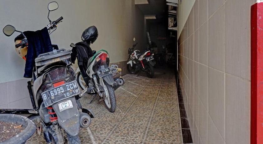 motorcycles parked next to each other, Kejora Homestay in Jakarta