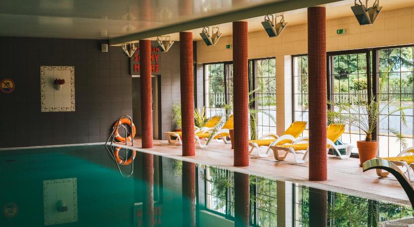 Hotel Chata Za Wsia — Hotel in Myslakowice